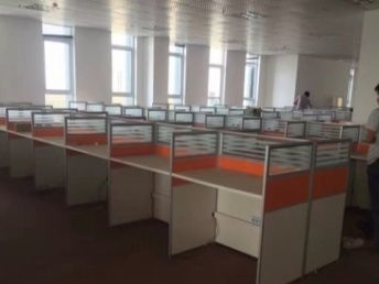 200余工位桌低價轉讓，僅需120元，助力武漢企業降本增效